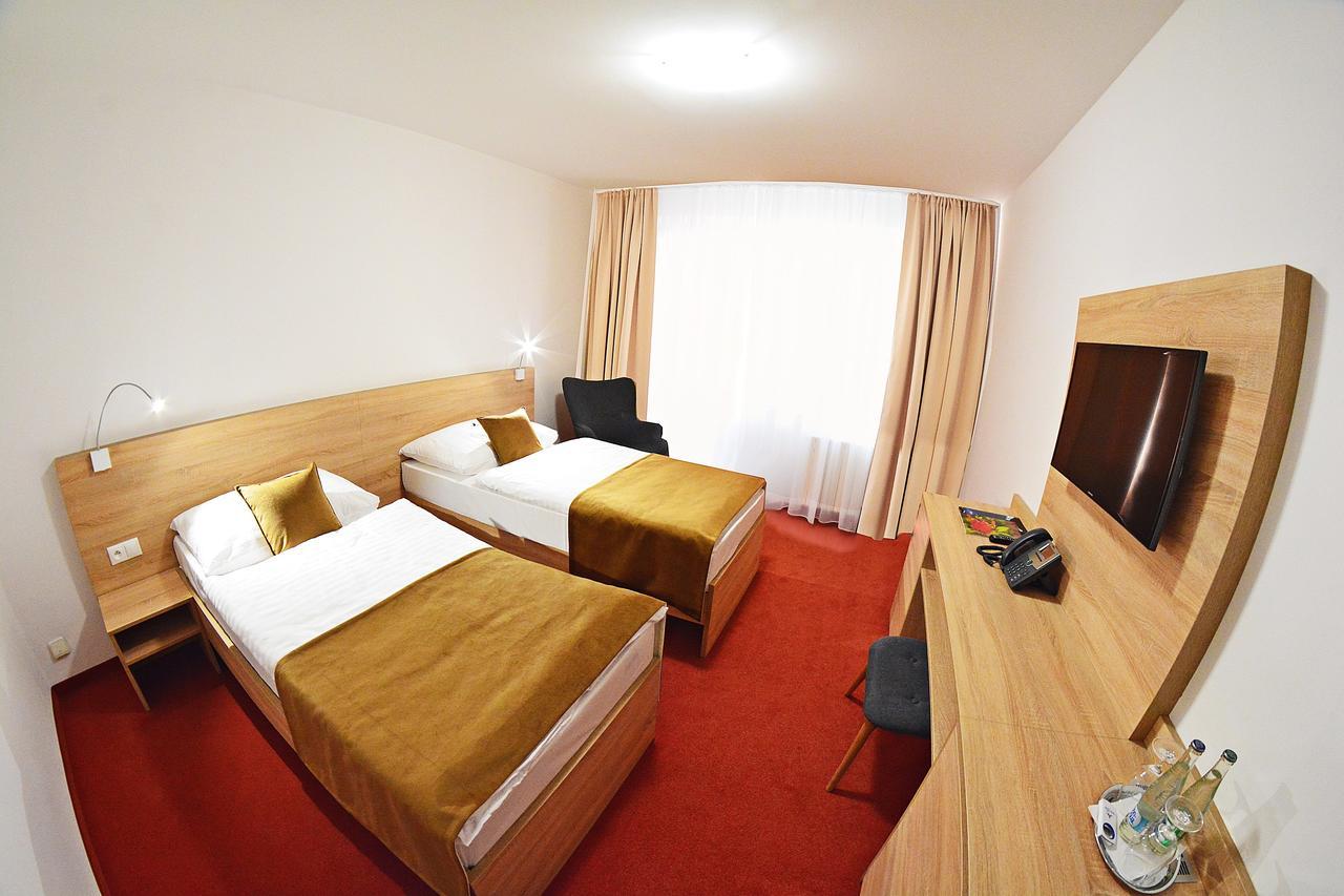 Alexandra Sport Hotel Puchov Ngoại thất bức ảnh