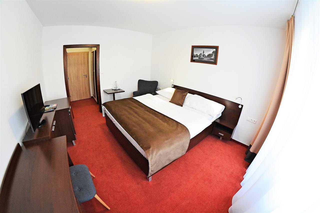 Alexandra Sport Hotel Puchov Ngoại thất bức ảnh