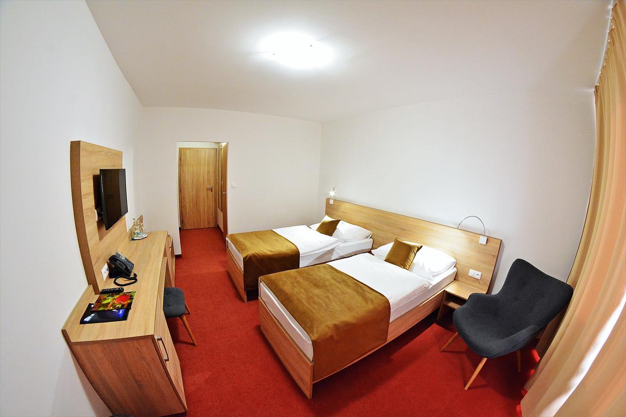 Alexandra Sport Hotel Puchov Ngoại thất bức ảnh