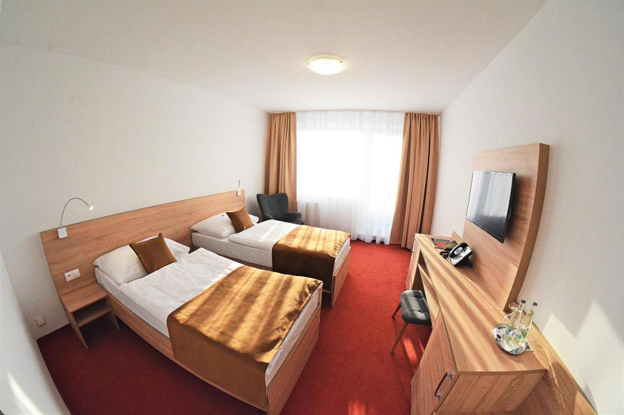Alexandra Sport Hotel Puchov Ngoại thất bức ảnh